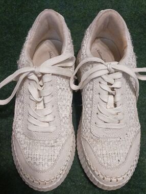 Universal Threads 6.5 Stylish Tennis Shoe